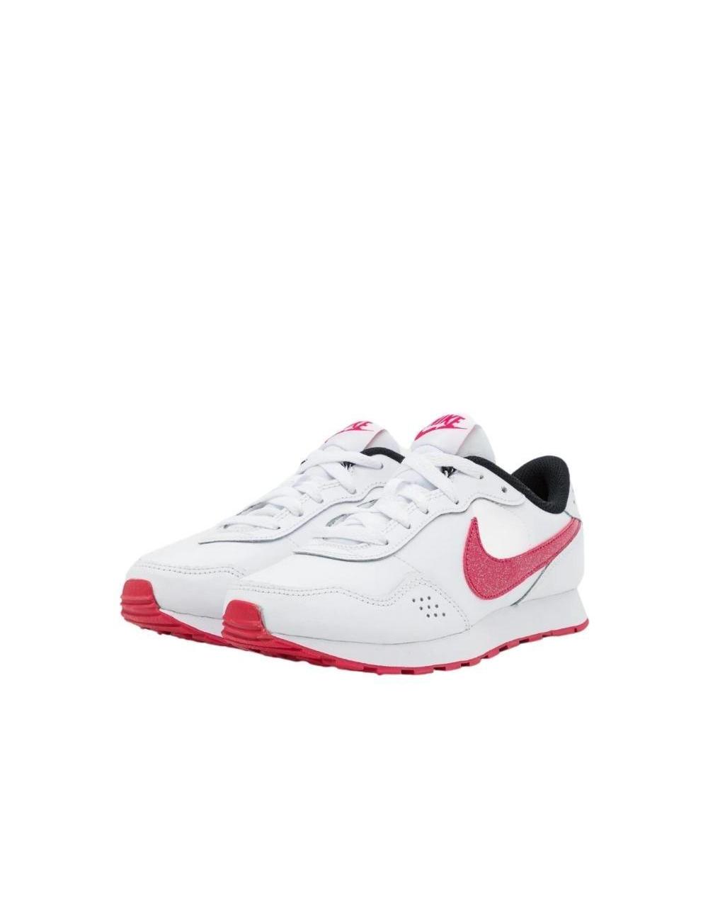 Nike MD Valiant SE Big Kids' Shoe HO21